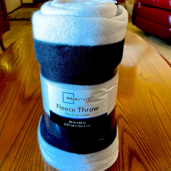 Fleece throw - Picture 1 of 1